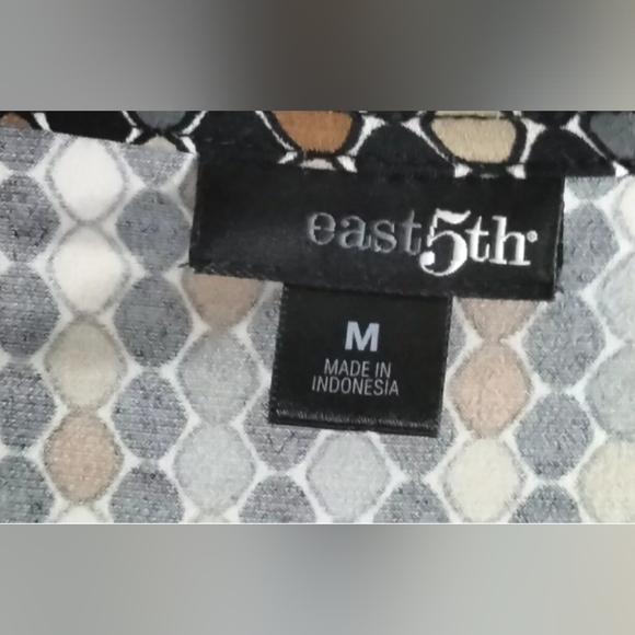 Women's Blouse Sz Med Belted Geometric Pattern East 5th Excellent Condition - Picture 3 of 5